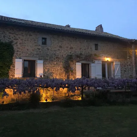בית נופש In Dordogne Are Two Charming, Spacious Offering Privacy And Tranquillity For That Perfect Get Away
