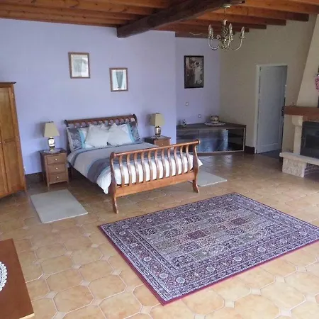 In Dordogne Are Two Charming, Spacious Offering Privacy And Tranquillity For That Perfect Get Away בית נופש