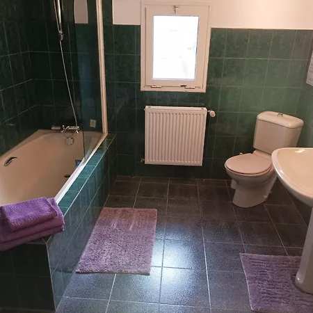 In Dordogne Are Two Charming, Spacious Offering Privacy And Tranquillity For That Perfect Get Away Lamothe (Dordogne)