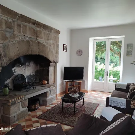 In Dordogne Are Two Charming, Spacious Offering Privacy And Tranquillity For That Perfect Get Away Lamothe (Dordogne)