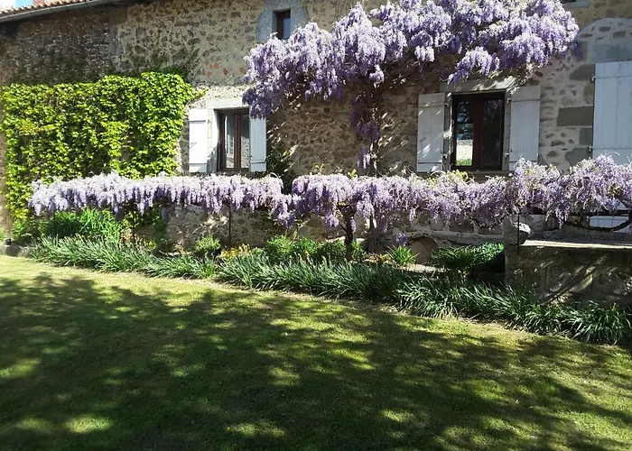 In Dordogne Are Two Charming, Spacious Offering Privacy And Tranquillity For That Perfect Get Away * Lamothe (Dordogne)