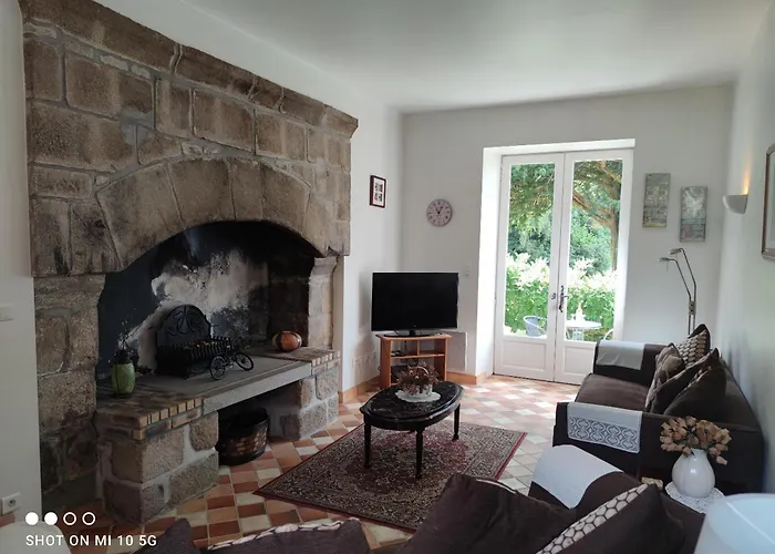 In Dordogne Are Two Charming, Spacious Offering Privacy And Tranquillity For That Perfect Get Away Lamothe (Dordogne)