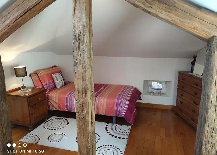 In Dordogne Are Two Charming, Spacious Offering Privacy And Tranquillity For That Perfect Get Away Lamothe (Dordogne)