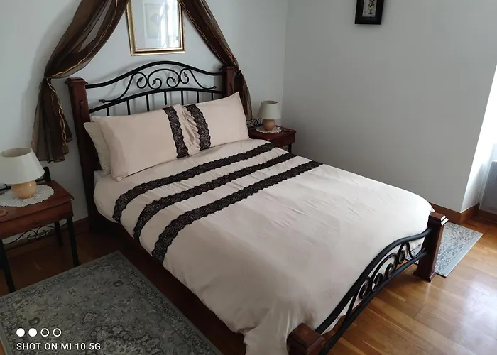 In Dordogne Are Two Charming, Spacious Offering Privacy And Tranquillity For That Perfect Get Away Lamothe (Dordogne)