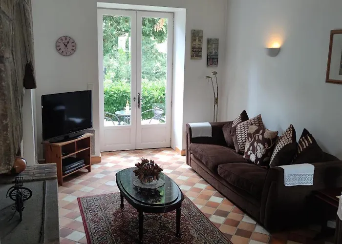 Ferienhaus In Dordogne Are Two Charming, Spacious Offering Privacy And Tranquillity For That Perfect Get Away Lamothe (Dordogne)